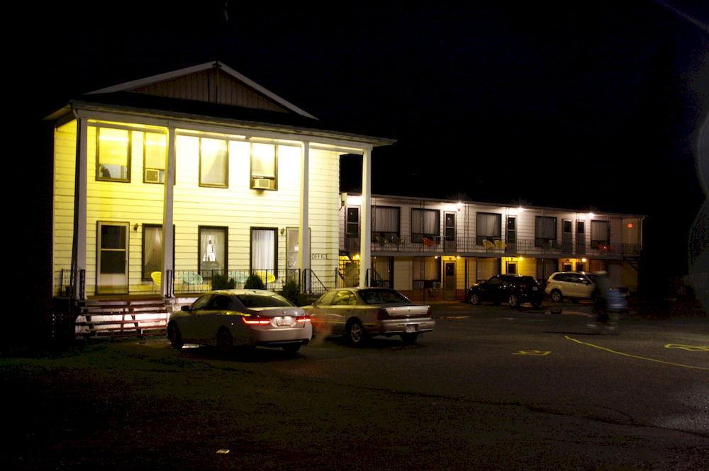 Bay Lake Inn - Frontiersman Motel Latchford Exterior foto